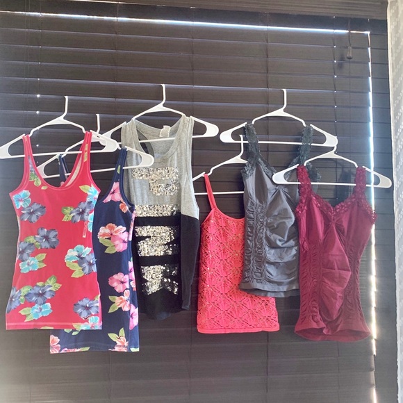 bebe Tops - Tank tops